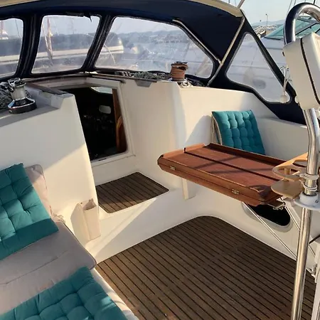 Úszó hotel Voilier Au Ponton A Saint Raphael